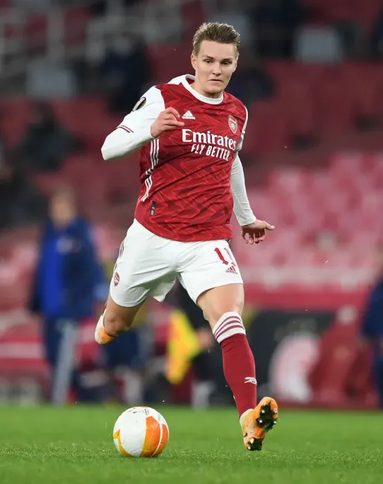 Framed Print : Arsenal's Odegaard Shines in Empty Emirates: UEFA Europa League Clash Against Olympiacos