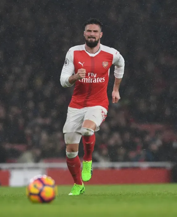 Framed Print : Arsenal's Olivier Giroud in Action: Arsenal vs. Watford (2016-17) Framed Print : Arsenal's Olivier Giroud in Action: Arsenal vs. Watford (2016-17)