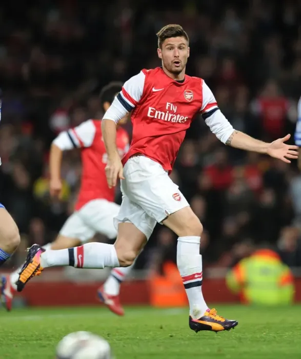 Framed Print : Arsenal's Olivier Giroud in Action against Chelsea in the Capital One Cup Framed Print : Arsenal's Olivier Giroud in Action against Chelsea in the Capital One Cup