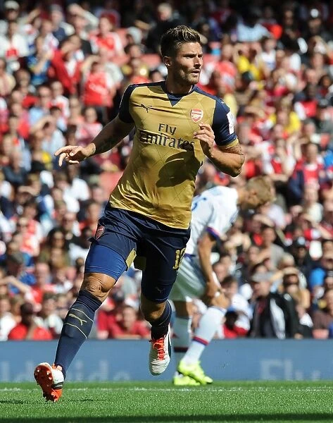 Arsenal's Olivier Giroud in Action at Emirates Cup 2015 / 16 vs Olympique Lyonnais