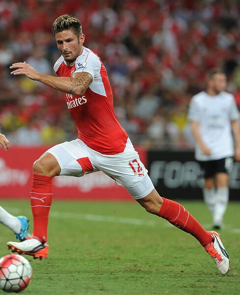 Arsenal's Olivier Giroud in Action against Everton at 2015-16 Barclays Asia Trophy