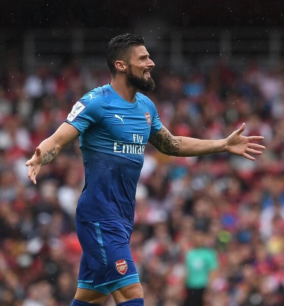 Arsenal's Olivier Giroud in Action against SL Benfica at the Emirates Cup 2017-18