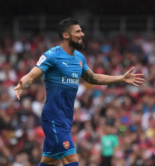 Framed Print : Arsenal's Olivier Giroud in Action against SL Benfica at the Emirates Cup 2017-18