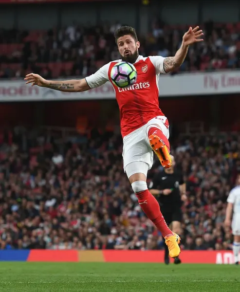 Arsenal Olivier Giroud in Action Print Art Prints