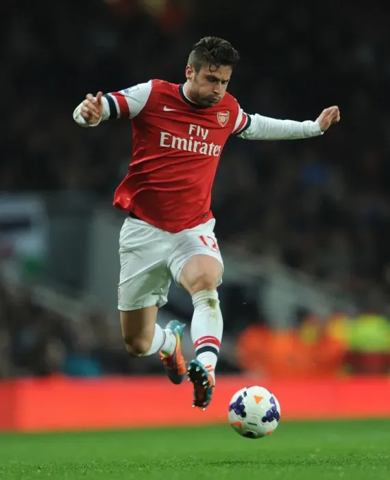 Framed Print : Arsenal's Olivier Giroud in Action against Swansea City (2013-14) Framed Print : Arsenal's Olivier Giroud in Action against Swansea City (2013-14)