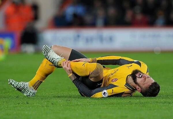 Arsenal's Olivier Giroud Injures Ankle Against AFC Bournemouth (2016-17)