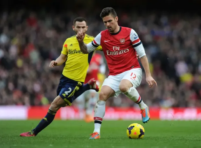 Framed Print : Arsenal's Olivier Giroud Outmaneuvers Sunderland's Phil Bardsley in 2013-14 Premier League Clash Framed Print : Arsenal's Olivier Giroud Outmaneuvers Sunderland's Phil Bardsley in 2013-14 Premier League Clash