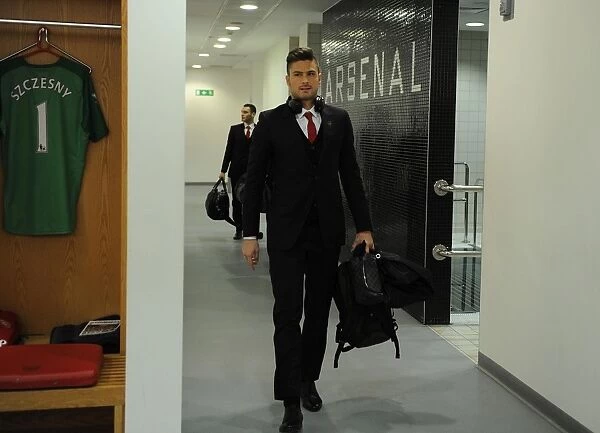 Arsenal's Olivier Giroud Prepares for Arsenal v Southampton (2013-14)
