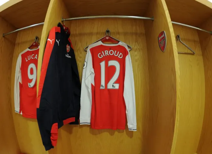 Framed Print : Arsenal's Olivier Giroud Prepares for Arsenal v Burnley Match (2016-17)