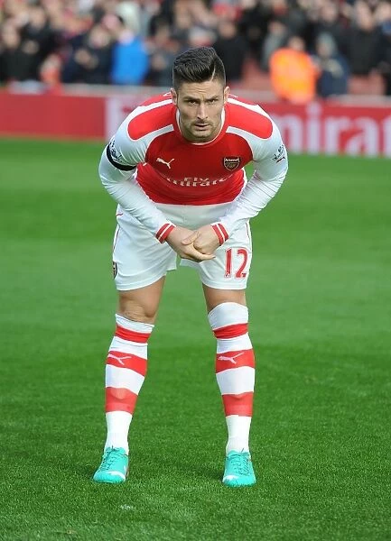 Arsenal's Olivier Giroud Readies for Kickoff Against Stoke City (Arsenal v Stoke City, Premier League 2014-15)