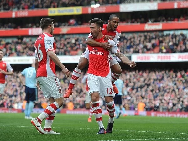Arsenal's Olivier Giroud Scores, Celebrates with Ramsey and Walcott vs West Ham United (2015)