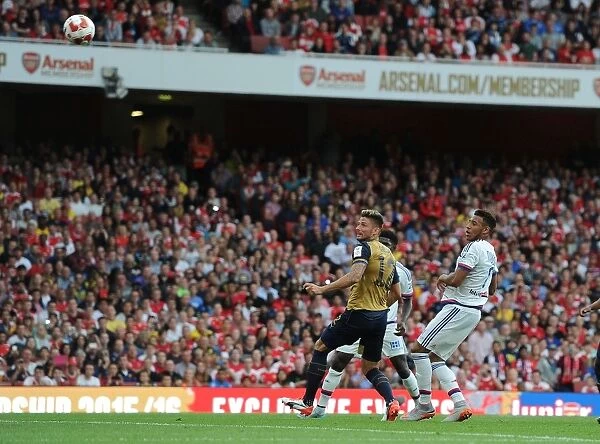 Arsenal's Olivier Giroud Scores First Goal Against Olympique Lyonnais at Emirates Cup 2015 / 16