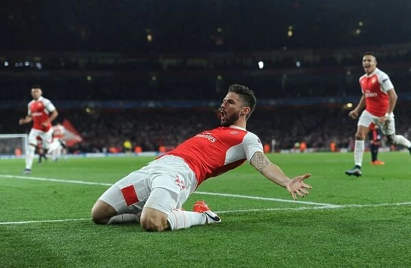 Arsenal's Olivier Giroud Scores Thrilling Goal Against FC Bayern Munchen in the UEFA Champions League