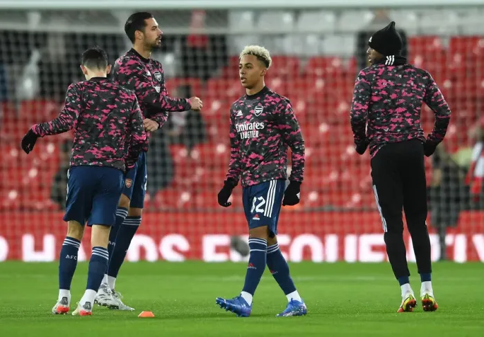 Framed Print : Arsenal's Omari Hutchinson Prepares for Carabao Cup Semi-Final Showdown at Anfield
