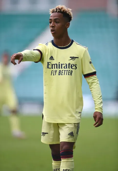 Framed Print : Arsenal's Omari Hutchinson Shines in Pre-Season Friendly Against Hibernian (Edinburgh, Scotland, July 13, 2021) Framed Print : Arsenal's Omari Hutchinson Shines in Pre-Season Friendly Against Hibernian (Edinburgh, Scotland, July 13, 2021)
