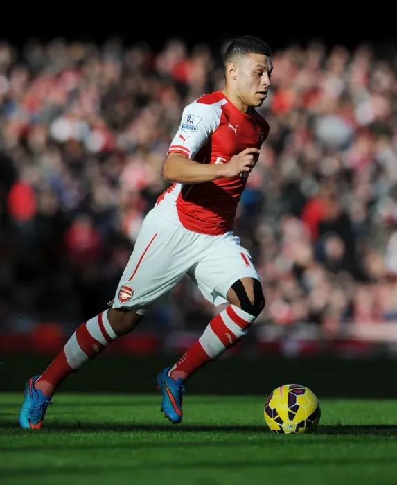 Framed Print : Arsenal's Oxlade-Chamberlain in Action: Arsenal vs. Everton, Premier League 2014-15 Framed Print : Arsenal's Oxlade-Chamberlain in Action: Arsenal vs. Everton, Premier League 2014-15