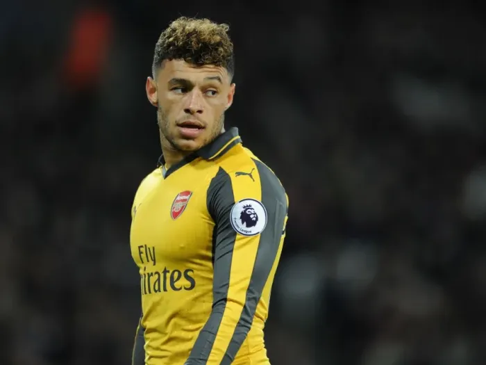 Framed Print : Arsenal's Oxlade-Chamberlain in Action: Arsenal vs. West Ham United (2016-17)