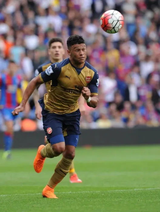 Framed Print : Arsenal's Oxlade-Chamberlain in Action: Crystal Palace vs Arsenal (2015-16) Framed Print : Arsenal's Oxlade-Chamberlain in Action: Crystal Palace vs Arsenal (2015-16)