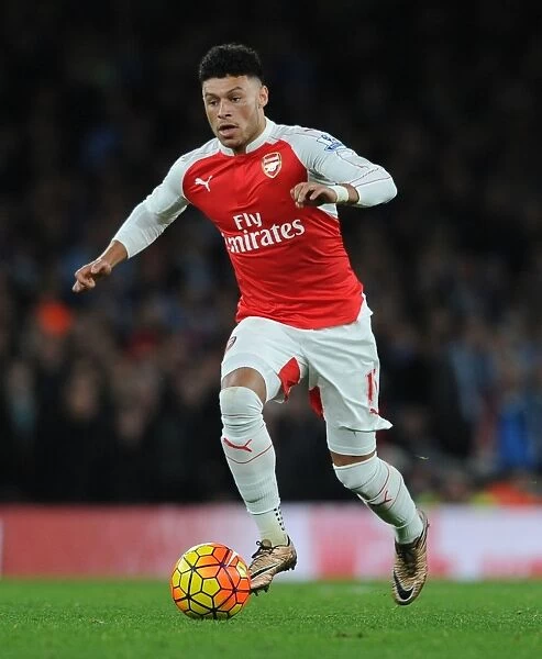 Arsenal's Oxlade-Chamberlain Faces Manchester City in Premier League Showdown (December 2015)