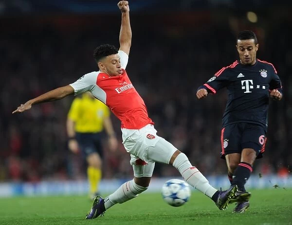 Arsenal's Oxlade-Chamberlain Harasses Thiago Alcantara in 2015 Champions League Showdown