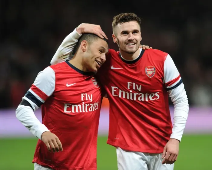 Framed Print : Arsenal's Oxlade-Chamberlain and Jenkinson: FA Cup Victory Celebration Framed Print : Arsenal's Oxlade-Chamberlain and Jenkinson: FA Cup Victory Celebration