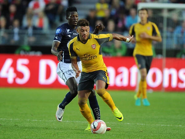 Arsenal's Oxlade-Chamberlain Outsmarts Viking's Sale in Thrilling Pre-Season Clash