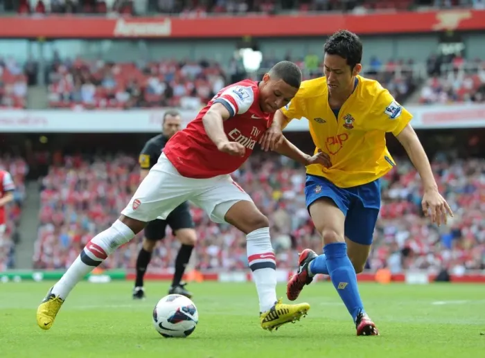 Framed Print : Arsenal's Oxlade-Chamberlain Shines in 6-1 Rout of Southampton