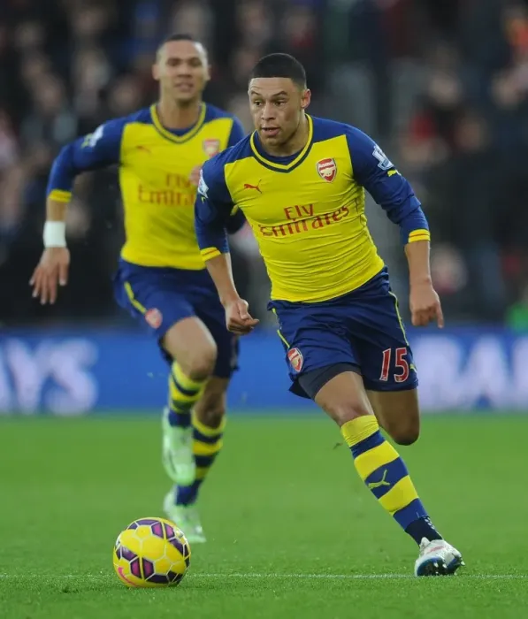 Framed Print : Arsenal's Oxlade-Chamberlain Shines in Southampton Showdown - Premier League 2014-15