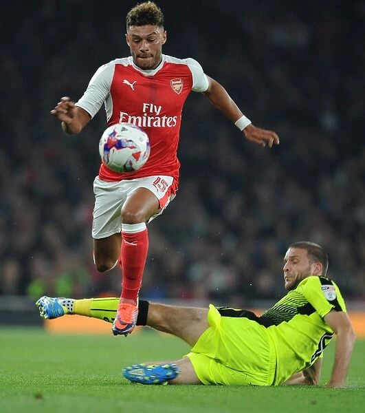 Arsenal's Oxlade-Chamberlain Thrills with Stunner against Reading in EFL Cup