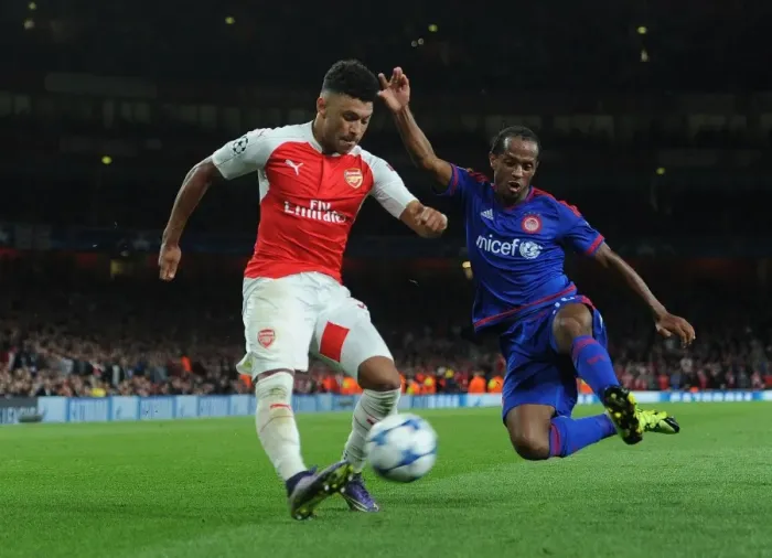 Framed Print : Arsenal's Oxlade-Chamberlain vs. Salino: A UCL Showdown Framed Print : Arsenal's Oxlade-Chamberlain vs. Salino: A UCL Showdown
