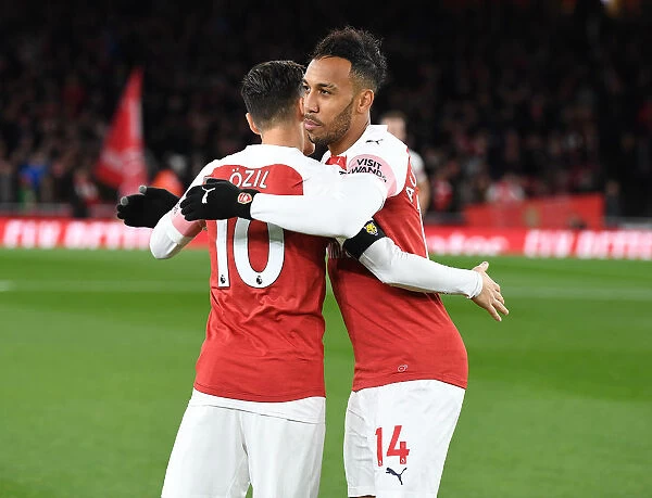 Arsenal's Ozil and Aubameyang Prepare for Battle against Liverpool