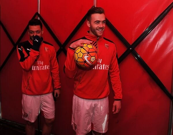 Arsenal's Ozil and Chambers: Pre-Match Focus at Emirates Stadium (Arsenal v Newcastle United, 2015-16)