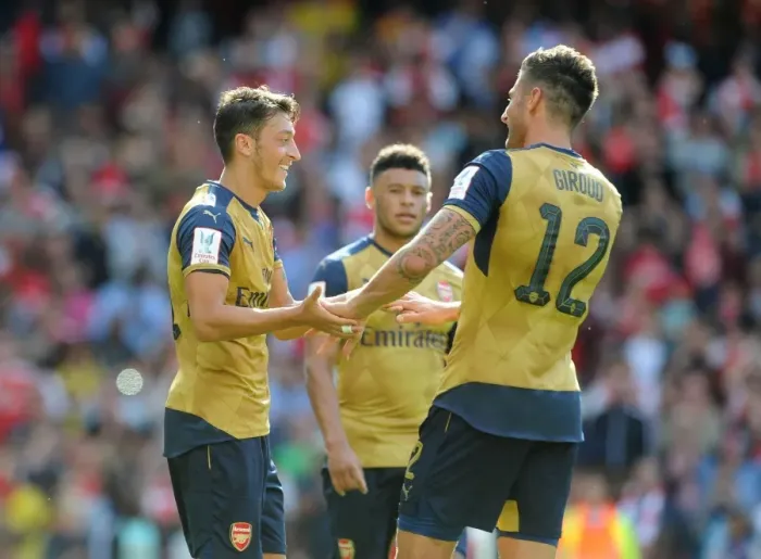 Framed Print : Arsenal's Ozil and Giroud: Celebrating Goals in Emirates Cup 2015 / 16