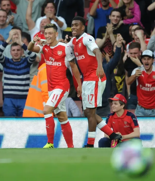 Framed Print : Arsenal's Ozil and Iwobi Celebrate Goals Against Chelsea (2016-17) Framed Print : Arsenal's Ozil and Iwobi Celebrate Goals Against Chelsea (2016-17)