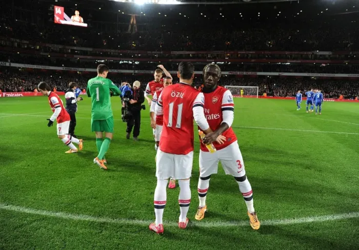Framed Print : Arsenal's Ozil and Sagna: Pre-Match Moment at Emirates Stadium (Arsenal v Chelsea, 2013-14)