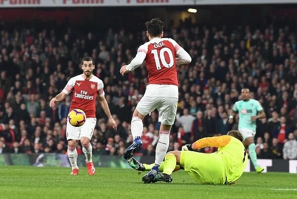 Arsenal's Ozil Sets Up Mkhitaryan for Second Goal Against Bournemouth, 2018-19 Premier League