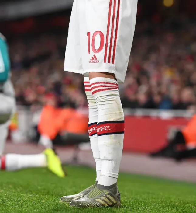 Framed Print : Arsenal's Ozil Shines in Showdown: Arsenal vs. Southampton (November 2019)