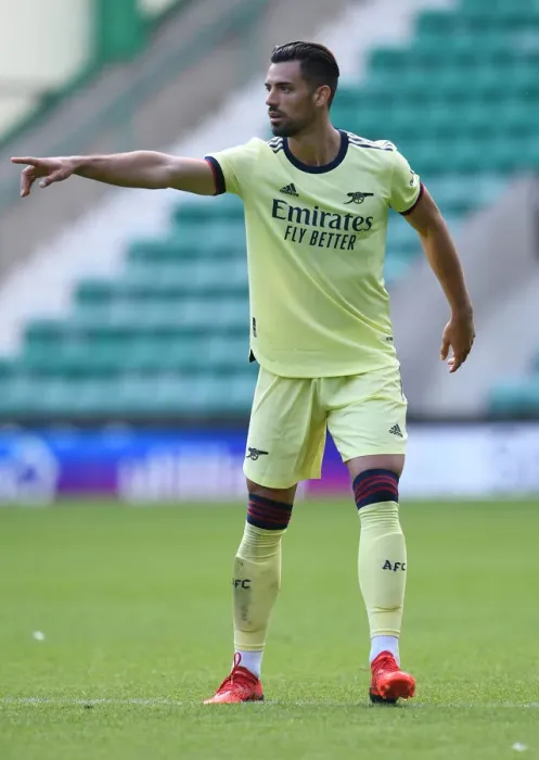 Framed Print : Arsenal's Pablo Mari in Action at Hibernian Friendly in Edinburgh
