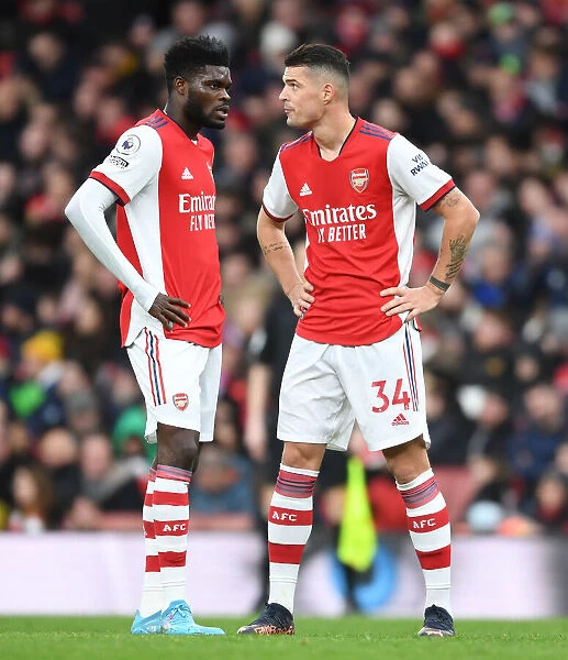 Arsenal's Partey and Xhaka in Action: Arsenal vs Brentford, Premier League 2021-22