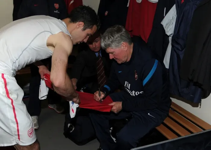 Framed Print : Arsenal's Pat Rice Signs Robin van Persie's Shirt after West Bromwich Albion Match (2011-12)