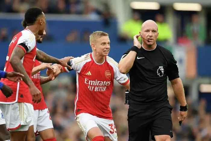 Framed Print : Arsenal's Penalty Plea: Zinchenko Appeals at Goodison Park (Everton vs Arsenal, 2023-24) Framed Print : Arsenal's Penalty Plea: Zinchenko Appeals at Goodison Park (Everton vs Arsenal, 2023-24)