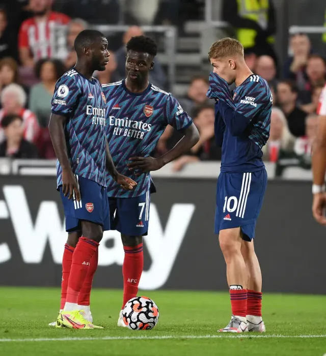 Framed Print : Arsenal's Pepe, Saka, and Smith Rowe in Action against Brentford (2021-22)