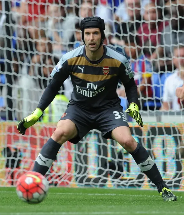 Framed Print : Arsenal's Petr Cech in Action: Crystal Palace vs Arsenal (2015-16) Framed Print : Arsenal's Petr Cech in Action: Crystal Palace vs Arsenal (2015-16)