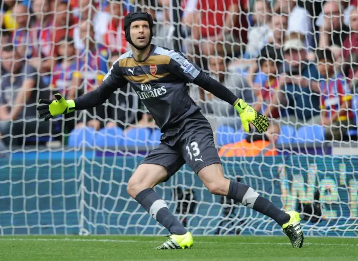Framed Print : Arsenal's Petr Cech in Action: Crystal Palace vs Arsenal (2015-16)