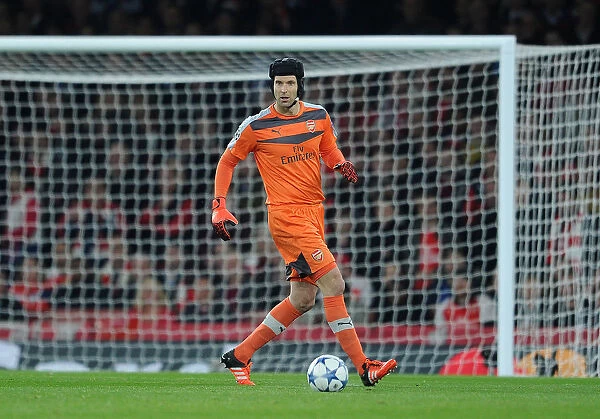 Arsenal's Petr Cech in Action Against FC Bayern Munich - UEFA Champions League 2015 / 16