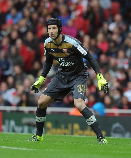 Arsenal's Petr Cech in Action Against VfL Wolfsburg at the Emirates Cup 2015 / 16