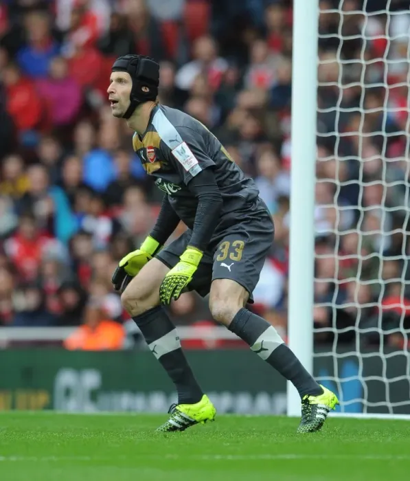 Framed Print : Arsenal's Petr Cech in Action against VfL Wolfsburg at the Emirates Cup 2015 / 16 Framed Print : Arsenal's Petr Cech in Action against VfL Wolfsburg at the Emirates Cup 2015 / 16