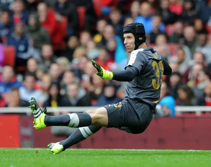 Framed Print : Arsenal's Petr Cech in Action Against VFL Wolfsburg at Emirates Cup 2015 / 16