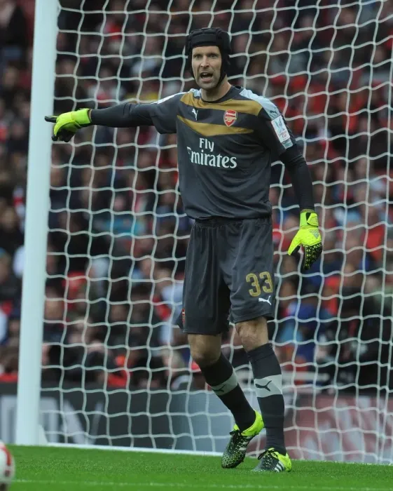 Framed Print : Arsenal's Petr Cech in Action Against VfL Wolfsburg at Emirates Cup 2015 / 16