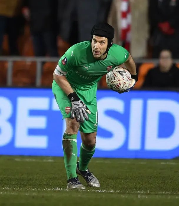 Framed Print : Arsenal's Petr Cech in FA Cup Action against Blackpool Framed Print : Arsenal's Petr Cech in FA Cup Action against Blackpool